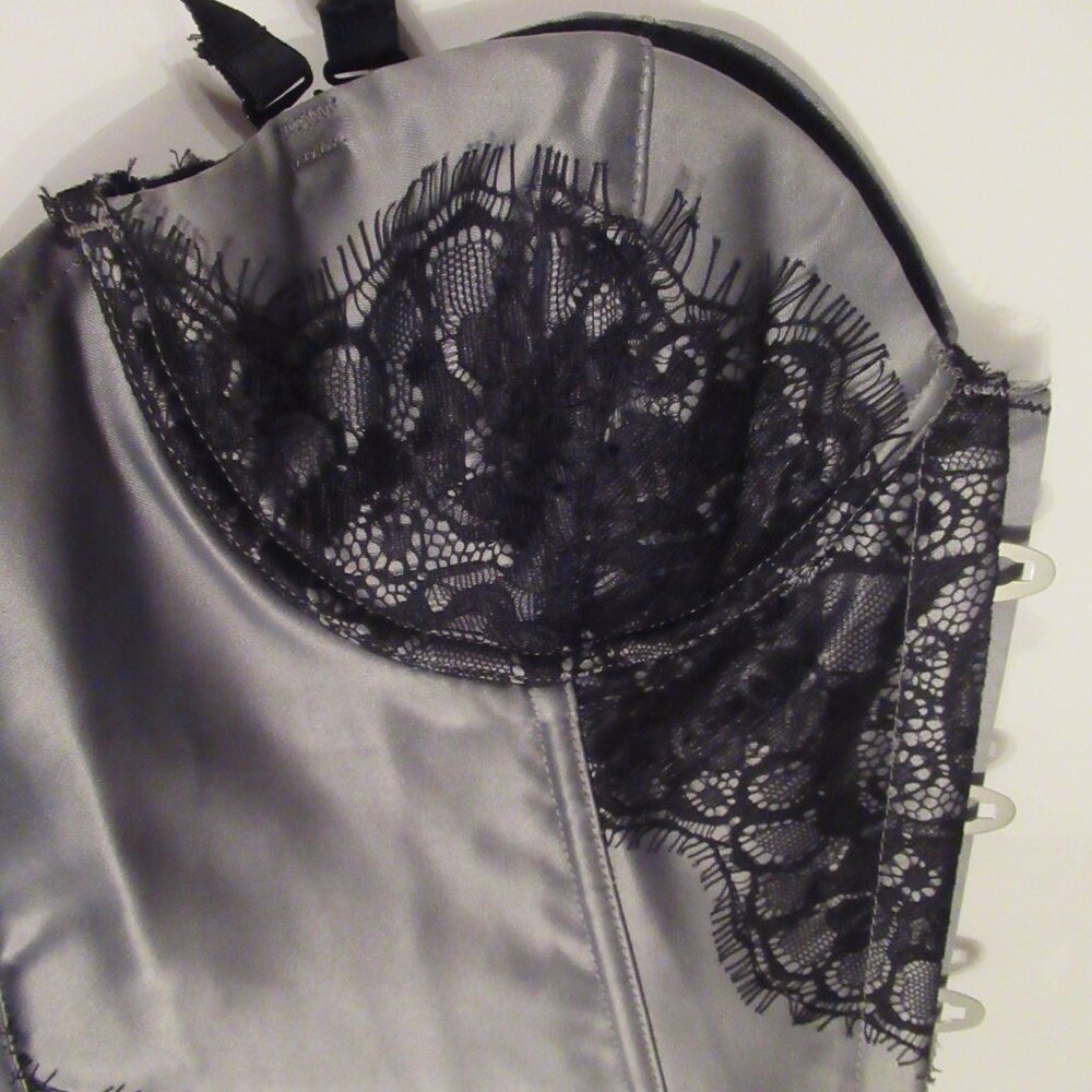 Stunning Silver Corset with Black Eyelash Lace Embellishments Overbust - Picture 10 of 14